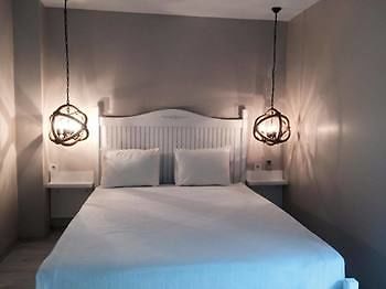 Erythros Boutique Hotel Ildir エクステリア 写真